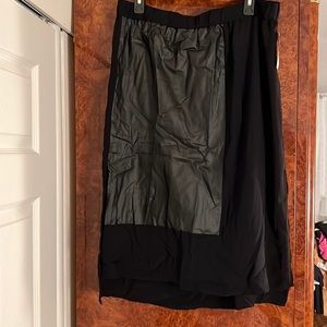 NEW Pure DKNY skirt with side slits